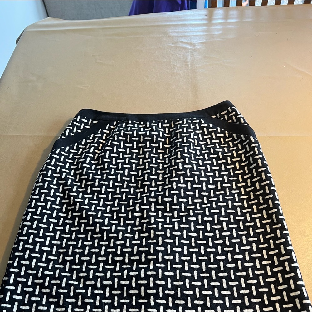 Talbots Italian fabric fully lined wool skirt size 14 with tag